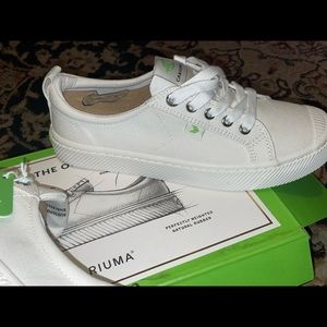 BRAND NEW UNISEX CARIUMA OCA SHOES